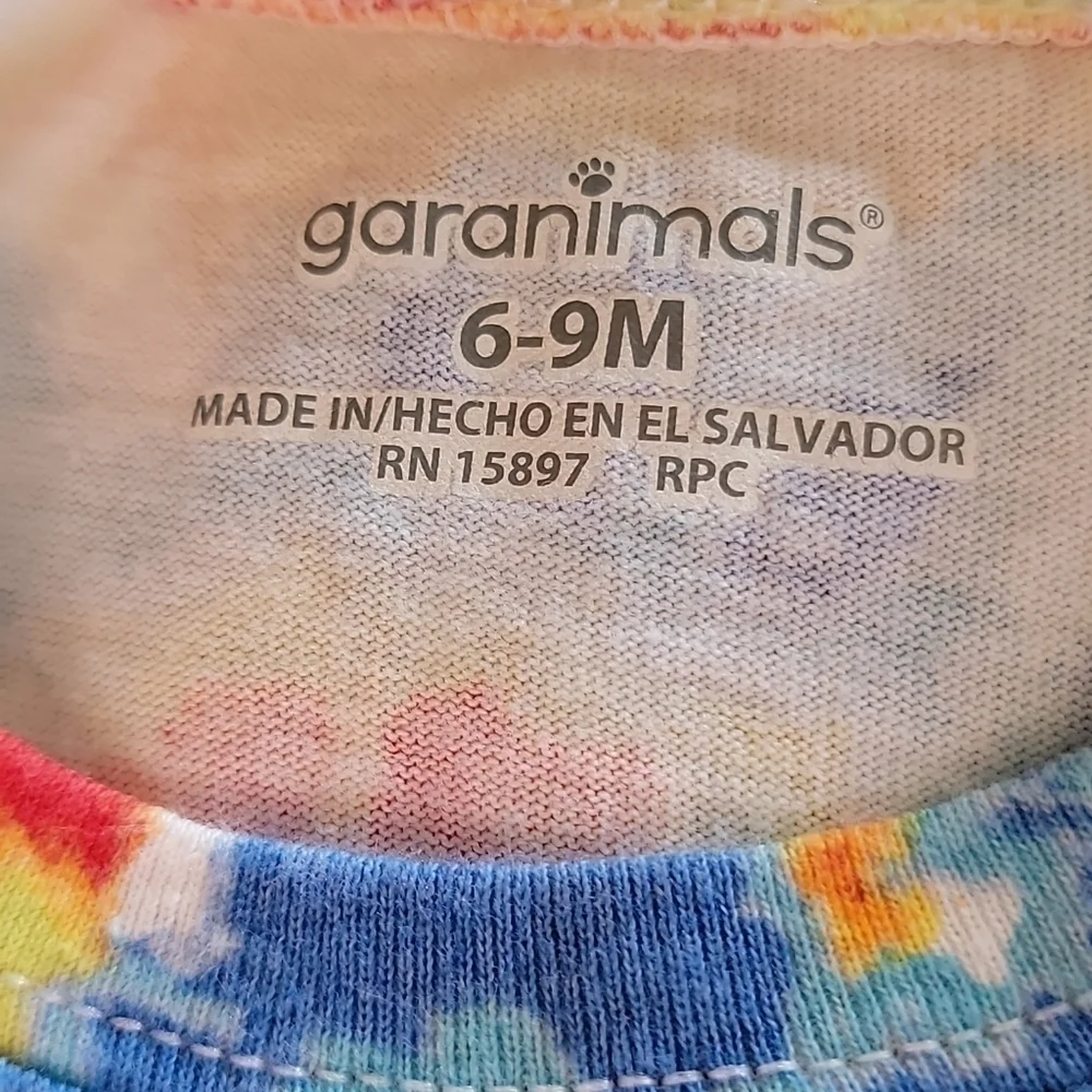 5/$25 Tie-dye short sleeve shirt size 6-9 months